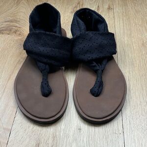 Sanuk Sandals with Black Wrap